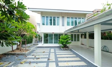 ให้เช่าบ้าน - ARL หัวหมาก 1.6กม. ให้เช่าบ้านเดี่ยว 2 ชั้น พัฒนาการ70-76 MRTคลองกลันตัน 1.3กม. พื้นที่สวนกว้าง 100 ตร.วา.300 ตร.ม. 3นอน 2น้ำ