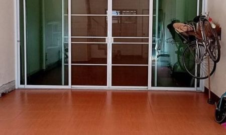 ขายอาคารพาณิชย์ / สำนักงาน - อาคารพาณิชย์ 2 ชั้นครึ่ง 1 คูหา ทำเลดีมาก 1.5 ล้าน