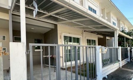 ให้เช่าทาวน์เฮาส์ - ปล่อยเช่าทาวน์โฮม 2 ชั้น หมู่บ้านเสนา วีว่า ศรีราชา-อัสสัมชัญ ชลบุรี