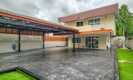 ขายบ้าน - บ้านเดี่ยวรีโนเวทใหม่ พร้อมอยู่ 2 ห้องนอน ย่านวัดเกต ใกล้เซ็นทรัลเฟสติวัล เชียงใหม่