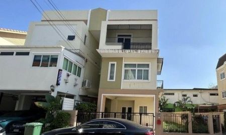 ให้เช่าทาวน์เฮาส์ - ให้เช่าทาวน์โฮม หมู่บ้านลภาวัน 17 นนทบุรี หลังมุม 3 ชั้น 3 ห้องนอน 4 ห้องน้ำ แอร์ 5 เครือง