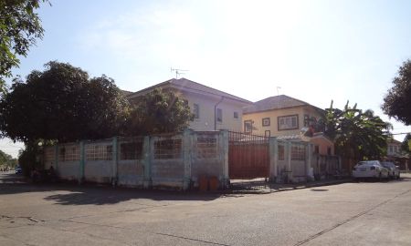 ขายบ้าน - บ้านเดี่ยวหมู่บ้านภัสสร12ถนนเลียบคลองสาม หลังมุมเนื้อที82ตารางวาถุกสุดในโครงการ ร่มรื่น ปลอดโปร่ง ปลอดภัย ออกรังสิต-นครนายก(305)เพียง4กม.ใก้ลห้างBic C