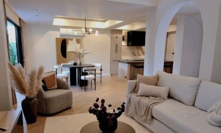 ให้เช่าบ้าน - ให้เช่าบ้านเดี่ยว 2 ชั้น ตกแต่งสวยหรู ถนนปรีดี14 แอร์เฟอร์ครบ มี3 ห้องนอน 3 ห้องน้ำ ราคาเช่าเดือนละ200,000บาท/เดือน