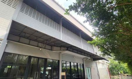 ขายอาคารพาณิชย์ / สำนักงาน - ออฟฟิศ ให้เช่า โซนพระราม 3 พื้นที่ใช้สอย 360 ตรม. บนพื้นที่ 1 ไร่ 4 ห้องทำงานใหญ่ ใกล้ Terminal 21 ค่าเช่า 180,000/เดือน