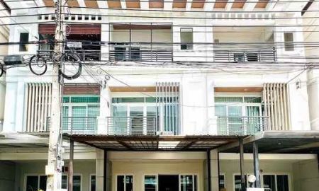 ให้เช่าทาวน์เฮาส์ - ทาวน์โฮม ให้เช่า ม.บ้านกลางเมือง ศรีนครินทร์ เออร์บาเนียน ศรีนครินทร์46/1 ที่ดิน 24 ตรว. บ้าน 180 ตรม. 3 นอน 3 น้ำ 37,000/เดือน