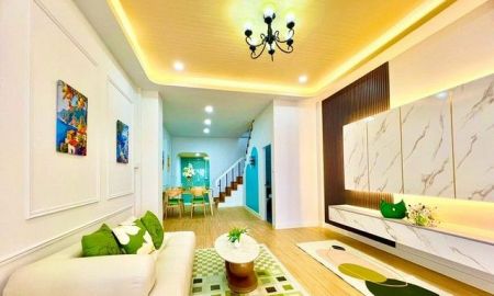 ขายบ้าน - ขายทาวน์เฮ้าส์ หมู่บ้านรินทิชา ซอยร่มเกล้า6 ใกล้ตลาดมีนบุรี ทำเลดี บ้านสวยแต่งใหม่หมด