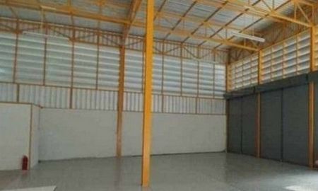 ให้เช่าโรงงาน / โกดัง - ให้เช่าโกดังยกสูง ขนาด 300 ตาตรางเมตรที่จอดรถ 6 คัน ริมถนนกาญจนาภิเษก ใกล้ศาลเจ้าแม่ทับทิม