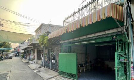 ขาย-ให้เช่าทาวน์เฮาส์ - ขาย/เช่า ทาวน์เฮ้าส์2ชั้น ติดถนนในซอยวิภาวดี64 พท.18 ตรว. 2นอน2น้ำ ใกล้ตลาดสด, 7-11 ,เข้าออกได้หลายทาง เหมาะอยู่อาศัย/ค้าขายได้