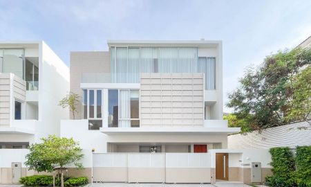 ให้เช่าบ้าน - ให้เช่าบ้านหรู Noble Terra 3 ห้องนอน | 5 ห้องน้ำ พระราม 9 เอกมัย