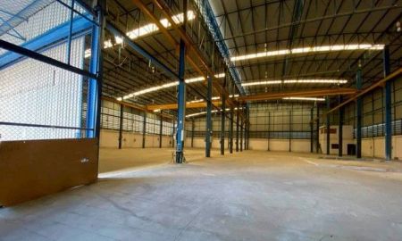 ขายที่ดิน - ขายที่ดินพร้อมโกดัง ผังสีม่วง 1 ไร่ 70 ตรว. ถ.เทพารักษ์ ซ.ไทยประกัน สมุทรปราการ