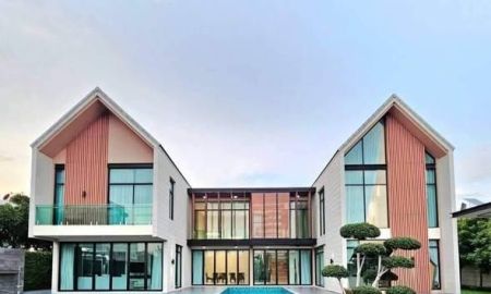 ขายบ้าน - ขายบ้านหรู 2 ชั้น สไตล์ nordic บนเนื้อที่ 500 ตรว. พื้นที่กว่า 900 ตรม. รามอินทรา 117 พร้อมสระว่ายน้ำ ใกล้แฟชั่นไอร์แลนด์