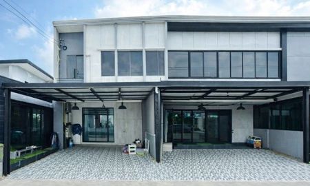 ให้เช่าทาวน์เฮาส์ - 5นอน MRT ศรีกรีฑา 2.6 กม. ทาวน์โฮม 2 ชั้น ใหญ่ ติดสระว่ายน้ำ พระราม 9-กรุงเทพกรีฑา 39 ตร.วา. 310 ตร.ม. ไบรตันคอลเลจ 2.2 กม. 3 น้ำ