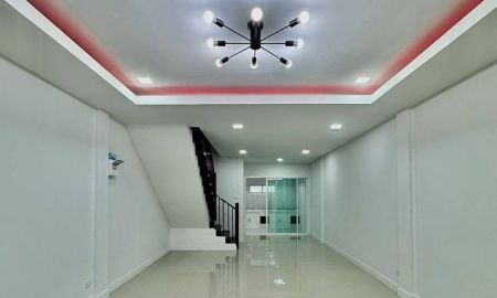 ขายทาวน์เฮาส์ - ขายทาวน์เฮ้าส์ 2 ชั้น หมู่บ้านปิยวรารมย์ เฟส 1 ถนนบ้านกล้วย - ไทรน้อย เนื้อที่ 18 ตารางวา 3 ห้องนอน ตำบลไทรน้อย อำเภอไทรน้อย จังหวัดนนทบุรี