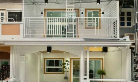 ขายทาวน์เฮาส์ - ขายทาวน์เฮ้าส์ 2 ชั้น หมู่บ้านธารถวิล ซอยวัดพระเงิน เนื้อที่ 22.2 ตารางวา 4 ห้องนอน ถนนบางม่วง-บางคูลัด ตำบลบางม่วง อำเภอบางใหญ่ จังหวัดนนทบุรี