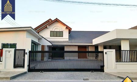 ขายบ้าน - ขายบ้านเดี่ยวหลังใหญ่ เมืองเอก รังสิต จอดรถได้ 8 คัน เหมาะทำโฮมออฟฟิศ ทำเลศักยภาพ รีโนเวทใหม่ทั้งหลัง