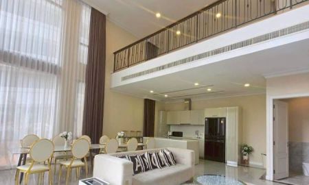 ให้เช่าทาวน์เฮาส์ - ให้เช่า] RARE ITEM สุขุมวิท 49/1! บ้านหรูมีลิฟต์ 4 ห้องนอน 6 ห้องน้ำ + รปภ. 24 ชม. เข้าออกทางซอย 47 ได้ (ใกล้สมิติเวช)