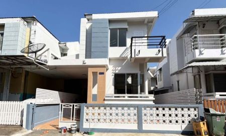 ขายบ้าน - บ้านแฝด 2 ชั้น ม.กราฟฟิคเพลส ถนนเทพารักษ์ กม.22 พร้อมอยู่