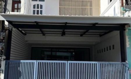 ให้เช่าทาวน์เฮาส์ - ให้เช่า ทาวน์โฮม 2 ชั้น โครงการ เสนาวิลล่า 84 แฮปปี้แลนด์ บางกะปิ ซอย 23 Renovate ใหม่ทั้งหลัง ราคา 17,000 บาท/เดือน