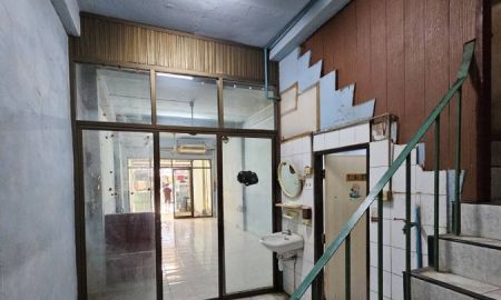 ขายอาคารพาณิชย์ / สำนักงาน - ขายตึก 4 ชั้น ซอยประชาสงเคราะห์ 16 แยก 4 เขตดินแดง กรุงเทพมหานคร