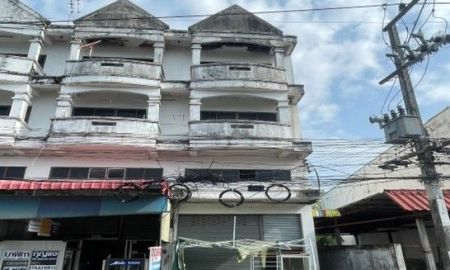 ขายอาคารพาณิชย์ / สำนักงาน - ขายด่วนอาคาร 3 ชั้น 1 หลัง เนื้อที่ 23 ตร.ว. ต.บัวใหญ่ อ.บัวใหญ่ จ.นครราชสีมา