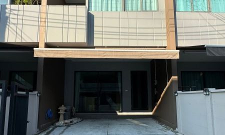 ให้เช่าบ้าน - ให้เช่า ทาวน์โฮม โครงการ บ้านกลางเมือง พระราม 9 - กรุงเทพกรีฑา เฟอร์ครบ ราคา 38,000 บาท/เดือน