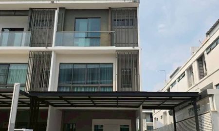 ให้เช่าทาวน์เฮาส์ - ให้เช่า ทาวน์โฮม 3 ชั้น โครงการ เดอะ แลนด์มาร์ค เอกมัย-รามอินทรา บ้านหลังริม เฟอร์ใหม่ ราคา 55,000 บาท/เดือน