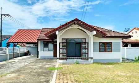 ให้เช่าบ้าน - ศรีราชา รร.ดาราสมุทร ศรีราชา 2.3 กม. 3 นอน Lotus ศรีราชา 1.4 กม.J Park ศรีราชา 2.9 กม. ให้เช่าบ้านกว้าง 102 ตร.วา.