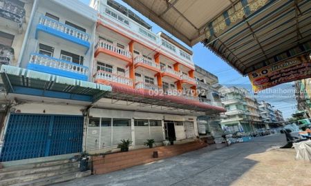 ขายอาคารพาณิชย์ / สำนักงาน - ขายตึกแถว 5 ชั้น หมู่บ้านอมรชัย2 ถนนพระราม2 ซอย34 มีทั้งหมด 4 คูหา พื้นที่ 80.4 ตรว. ราคาถูก ขายเพียง 16 ล้านบาท ใกล้เซ็นทรัล พระราม2