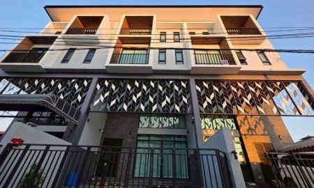 ให้เช่าทาวน์เฮาส์ - ให้เช่า ทาวน์โฮม 3.5 ชั้น หลังใหญ่ สวย ลาดพร้าว-วังหิน เฟอร์นิเจอร์ครบ พร้อมเข้าอยู่