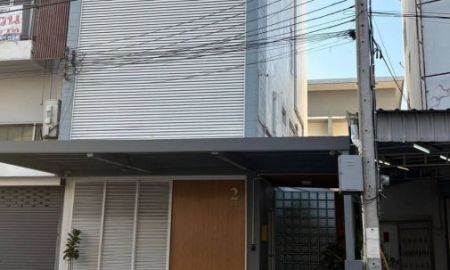 ขายทาวน์เฮาส์ - ขายHome Office 3.5 ชั้น ลาดพร้าว 71 ใกล้เลียบด่วน ( โชคชัย 4 แยก 18 ) ถูกสุดในย่านนี้