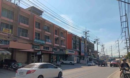 ขายอาคารพาณิชย์ / สำนักงาน - ขายอาคารพาณิชย์ 3 ชั้นครึ่ง ติดถนน ทำเลดี วิวแม่น้ำ อำเภอสามพราน จังหวัดนครปฐม