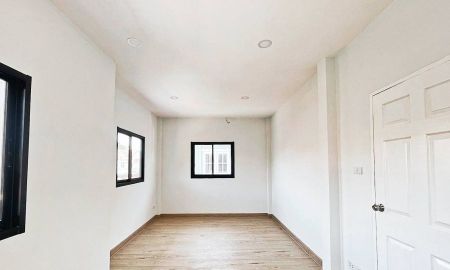 ขายบ้าน - ขายถูกมาก!! บ้านแฝด 2 ชั้น รีโนเวทใหม่ทั้งหลัง ม.บุรีรมย์ วงแหวน-ปิ่นเกล้า ใกล้โลตัสบางใหญ่ รถไฟฟ้า เซ็นทรัลเวสต์เกต