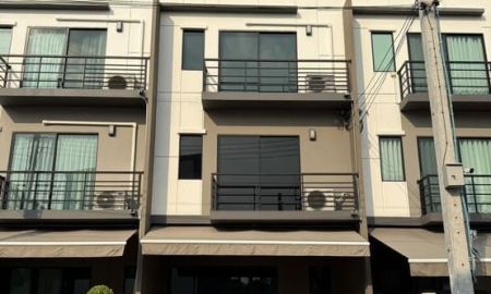 ขายบ้าน - ให้เช่า/ขายทาวน์โฮม 3 ชั้น บ้านกลางเมือง ศรีนครินทร์-อ่อนนุช เขตประเวศ