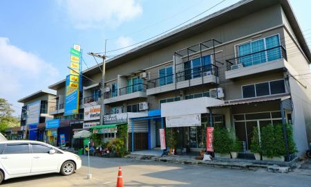 ขายอาคารพาณิชย์ / สำนักงาน - ขายด่วน ตึกแถว 2.5 ชั้น ทำเลทอง หน้าหมู่บ้าน วี วิลเลจ 2 คลองหลวง คลองสอง