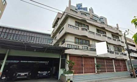 ขายอาคารพาณิชย์ / สำนักงาน - อาคารพาณิชย์ 3 คูหา 4 ชั้นครึ่ง+ที่จอดรถ บางนา-ตราด ก.ม 6.5 หน้า รพ.พริ๊นสุวรรณภูมิ