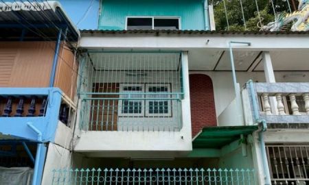 ขายทาวน์เฮาส์ - ขายบ้านทาวน์โฮม 3 ชั้น ซอยวุฒากาศ 34 อยู่ใกล้ BTS