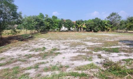 ขายที่ดิน - ขายที่ดินเปล่า นครนายก อ.เมือง 1 ไร่ 3 งาน 58 ตร.ว. ทำเลดี ติดคลอง ราคา 1.9 ล้าน