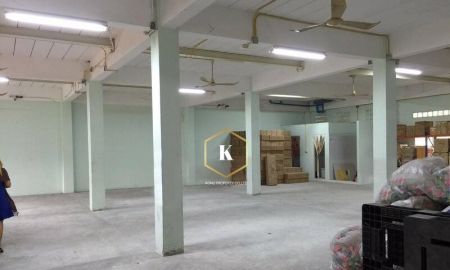 ให้เช่าโรงงาน / โกดัง - ให้เช่าโกดัง 3 ชั้น ลาดปลาเค้า ลาดพร้าว กรุงเทพ พื้นที่ 1500 ตรม