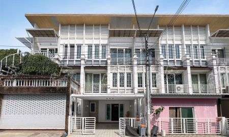 ขายทาวน์เฮาส์ - ทาวน์โฮม 3 ชั้น โกลเด้นทาวน์ 1 ปิ่นเกล้า-จรัญสนิทวงศ์ ต่อเติมครบพร้อมอยู่ ทำเลดีใกล้ทางด่วน