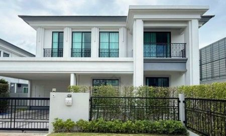 ให้เช่าบ้าน - ให้เช่าบ้านเดี่ยว 2 ชั้น หลังมุม 4 ห้องนอน เศรษฐสิริ เสรีไทย สไตล์ Modern Classic ใกล้รถไฟฟ้า สถานีนพรัตน์ และ Fashion Island