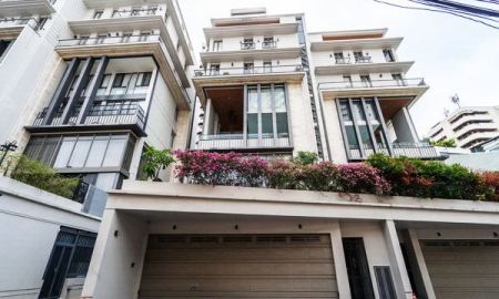 ให้เช่าบ้าน - ให้เช่า] 749 เรสซิเดนซ์ (สุขุมวิท 49) / 4 ห้องนอน 6 ห้องน้ำ / 45 ตรว. 680 ตรม. **350,000**