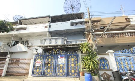 ขายทาวน์เฮาส์ - ขายทาวน์เฮ้าส์พาราไดซ์วิลล่า จรัญสนิทวงศ์5 ใกล้BTSท่าพระ 27วา 3ชั้น ตกแต่งแล้ว แถมเฟอร์ แอร์ ราคาต่อรองได้