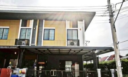 ขายทาวน์เฮาส์ - ขายทาวน์โฮม 2 ชั้น หมู่บ้านภัทราวรรณ บางบัวทอง ตกแต่งพร้อมอยู่ ( หลังมุม )