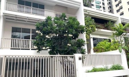 ขาย-ให้เช่าบ้าน - ขายทาวน์เฮ้าส์ 3 ชั้นเล่นระดับ ขนาดใหญ่ สุขุมวิท 31 ย่านสุขุมวิท ทองหล่อ พร้อมพงษ์ ตกแต่งพร้อมอยู่