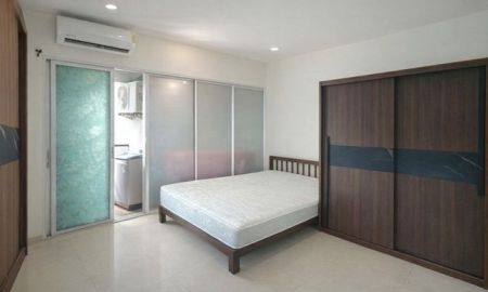 ให้เช่าคอนโด - MRT ศรีนครินทร์ 700 ม. 28 ตร.ม. ARL หัวหมาก 430ม. ให้เช่าคอนโดอัสสกาญจน์ เพลส ศรีนครินทร์ 1 นอน 1 น้ำ