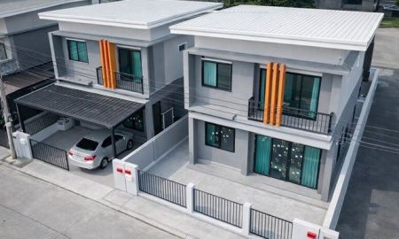 ให้เช่าทาวน์เฮาส์ - เชียงใหม่ Star Avenue 5 หางดง 1.8 กม.ให้เช่าทาวน์โฮม 2 นอน 2 น้ำ Big C หางดง 3.6 กม. แยกสะเมิง 1.3 กม.