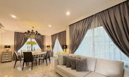 ให้เช่าบ้าน - บ้านเดียวหมู่บ้าน The city Ramintra พร้อมเฟอร์นิเจอร์ 4 ห้องนอน (แถวห้างแฟชั่นไอแลนด์)