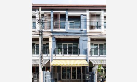 ให้เช่าทาวน์เฮาส์ - บ้านกลางเมือง เออร์บาเนี่ยน พระราม 9-ลาดพร้าว 3 bedrooms, 3 bathrooms, Fully furnished