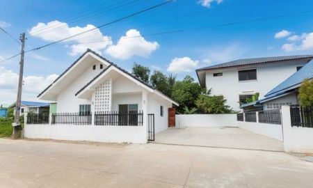 ขายบ้าน - บ้านเดี่ยว ใจกลางเมือง เทศบาลอรัญญิก ราคา New Year Sale 1.69 ล้าน (จาก 2.09 ล้าน) ซ.สระสี่เหลี่ยม 13 (ซ.ชื่นฤดี-ซ.ขุนหาร)