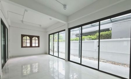 ให้เช่าอาคารพาณิชย์ / สำนักงาน - ให้เช่าบ้านเดี่ยว2ชั้น 200 ตร.ม.ย่านโชคชัย4ลาดพร้าว ใกล้MRTโชคชัย4ใกล้นาคนิวาส ลาดพร้าววังหิน เลียบด่วน เหมาะทำโฮมออฟฟิศ